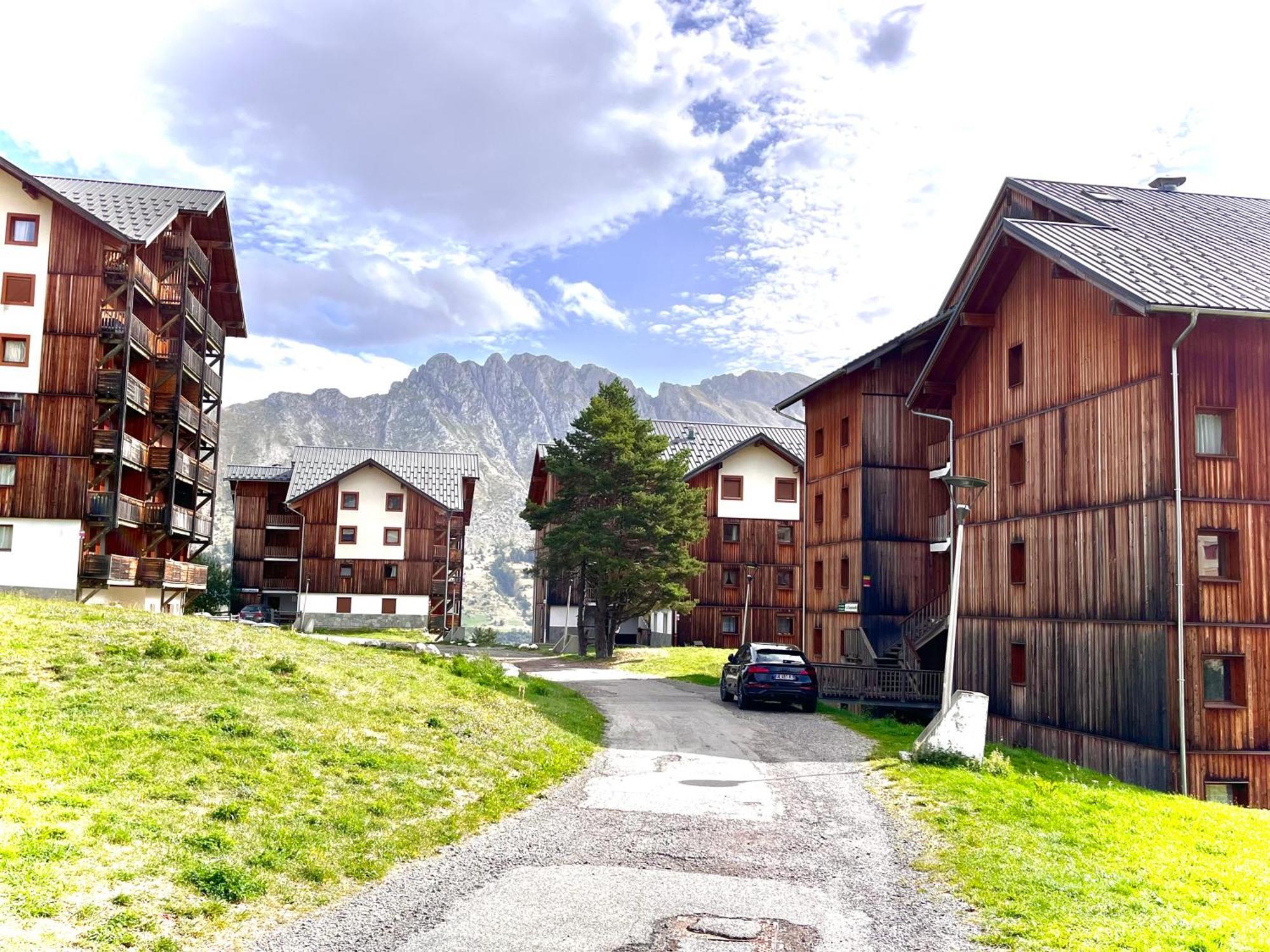 Appartement Chalets Du Super D Saint-Étienne-en-Dévoluy Dış mekan fotoğraf